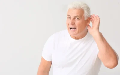 ¿Qué señales indican pérdida auditiva en adultos mayores?